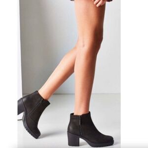 Vagabond black pebbled textured leather Grace lug heeled chunky ankle boots